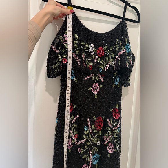 Beaded & sequined embellished floral evening dress by Mac Duggal - Picture 6 of 10